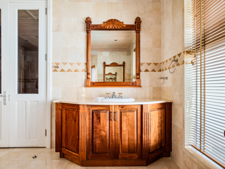 5 Bedroom Property for Sale in The Heads Western Cape